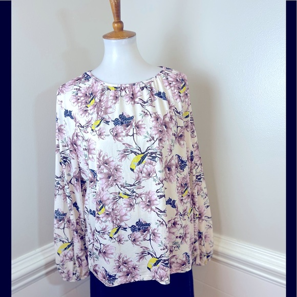 H&M Tops - H&M Flowers Birds and Butterflies Print Top L FREE SHIP